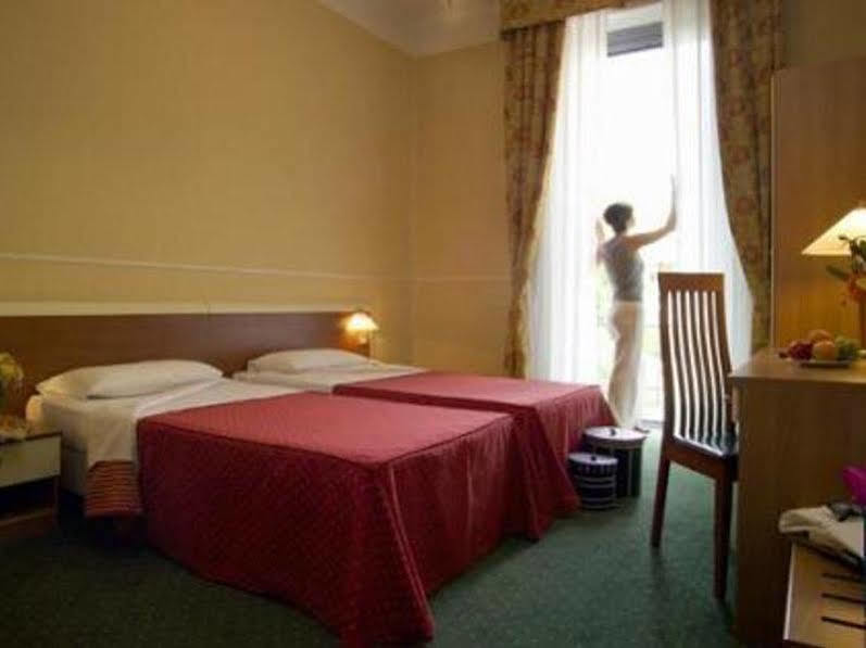 Hotel Johnny Milano Eksteriør bilde