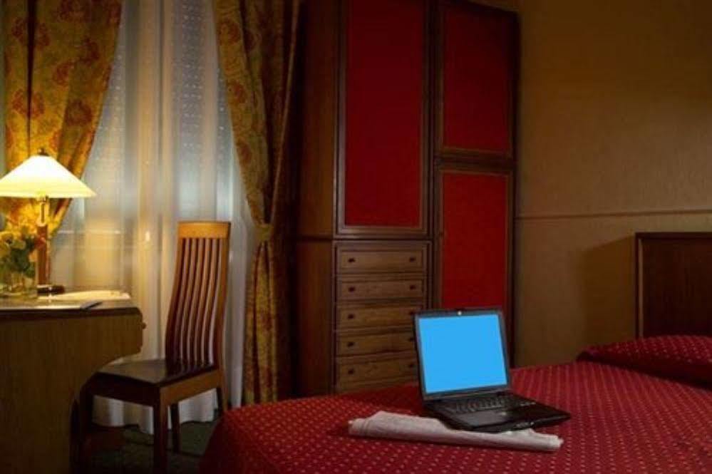 Hotel Johnny Milano Eksteriør bilde