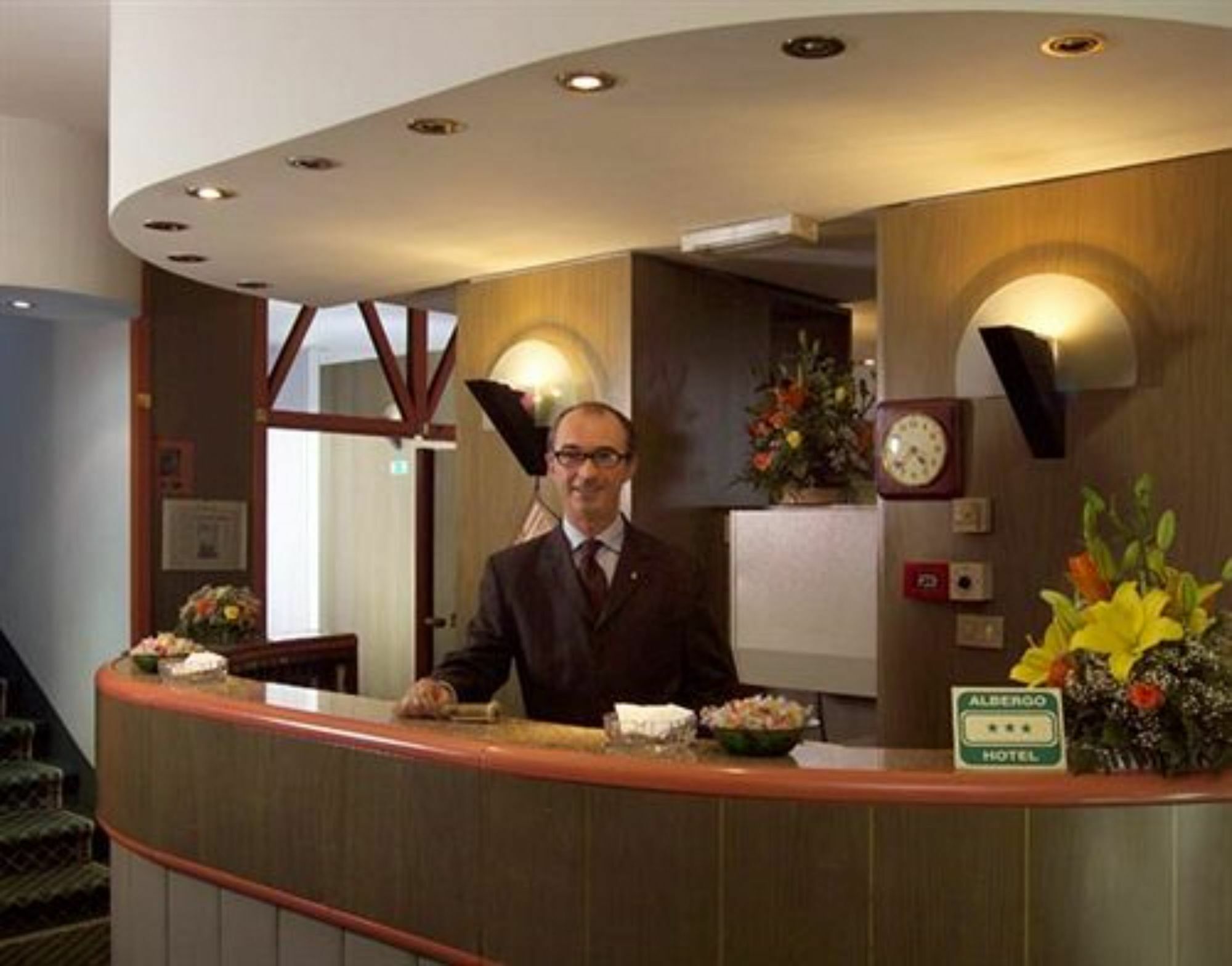 Hotel Johnny Milano Eksteriør bilde